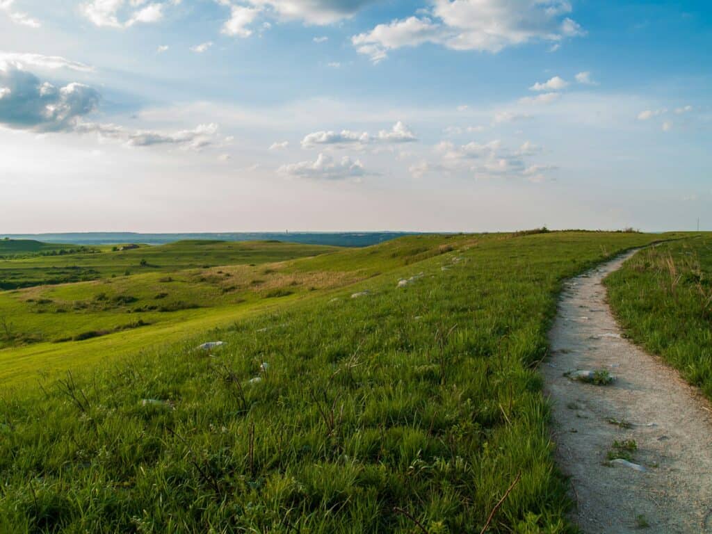 Flint Hills - Konza Prairie natuurpad met uitzicht op Manhattan, Kansas